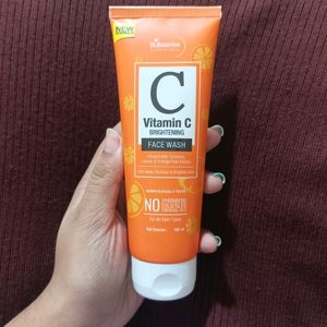 St. Botanica Vitamin C Facewash