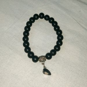 Black Half Heart Pearl Bracelet 🦪