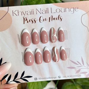 Classic French Press On Nails With Glitter