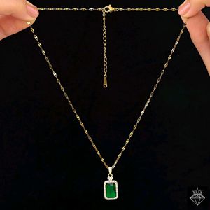 Anti-Tarnish Emerald Pendant Necklace✨