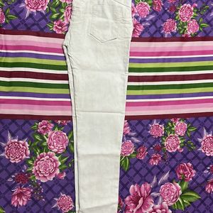 Skinny Fit White Jeggings For Girls