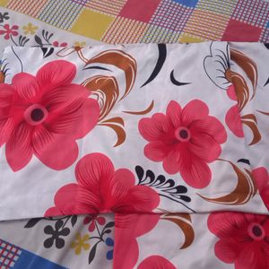 Like New Bug Size Floral Pillow Covers Set Of Two