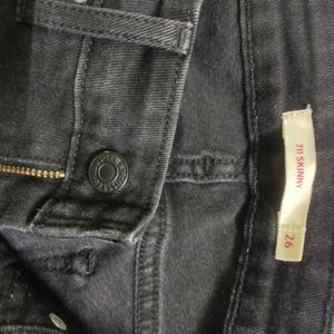 Levi's Black Skinny Jeans