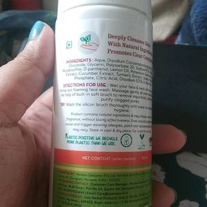 Mama Earth Vitamin C Foaming Face Wash With Vitamin C And Turmeric