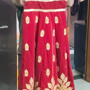 Women Velvet Gown And Dupatta