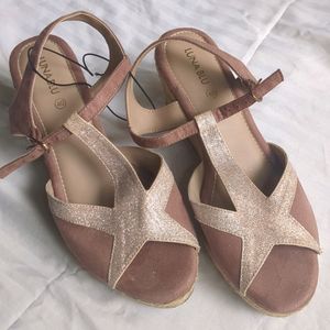 Nude-Pink Wedges