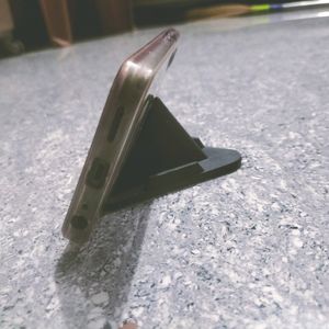 Pyramid Mobile Stand