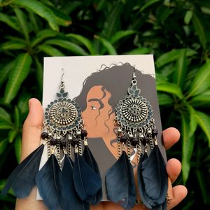 Black Feather Earrings 🖤