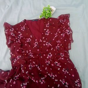 Burgundy Tiered Dress By (Mast & Harbour)🛍️🌷