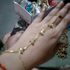 Hand Jewellery