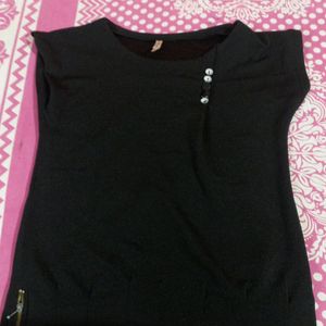 Simple Black Top