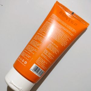 Vitamin C Face Wash (Big Size) ~ D&K