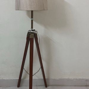 Tripod Floor lamp