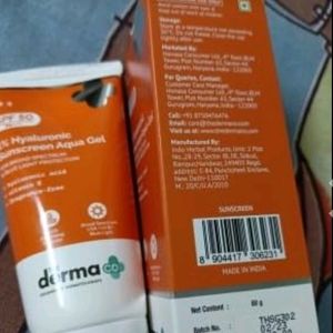 Derma Co.1% Hyaluronic Sunscreen Spf50