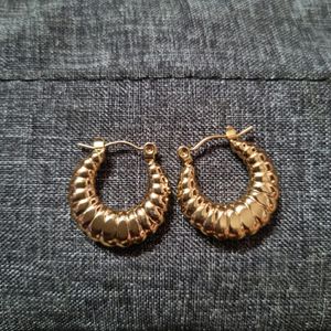 4 Pairs Of Earrings For Declutter2