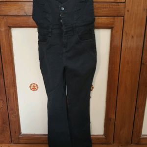 Aesthetic Black Dungaree With Button Detailing