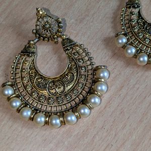 Maag Tila And Earings Set