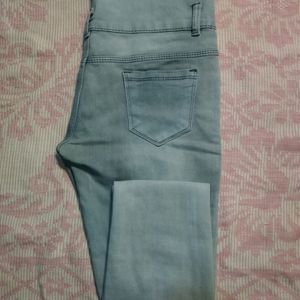 WOMEN'S JEANS WEAR