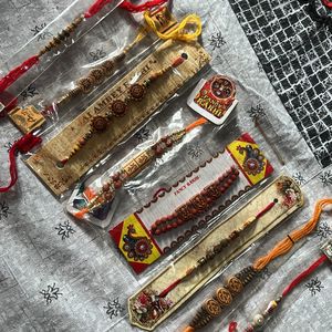 8 Rakhis