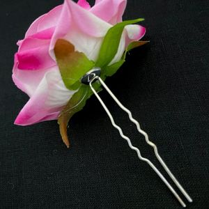 Women Flower Pin.