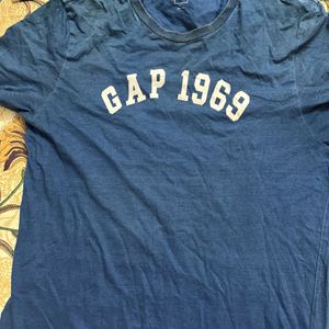 Gap T Shirt