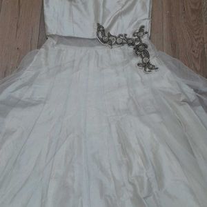 I AM selling Gown