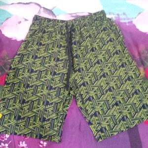 Half Caprey Style Short