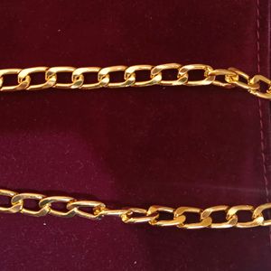 Gold look-alike statement chain