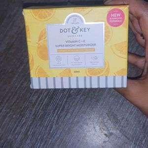 Dot & Key Vitamin C Mosturiser