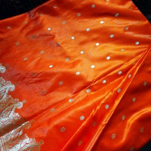 Beautiful & Shinny Banarsi Silk Saree