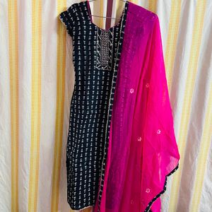 Black kurti with pink Dupatta