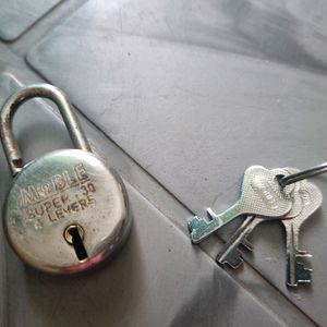 Moble Lock And 3 Keys