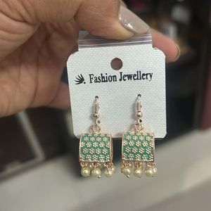 2 Pairs Of Earrings