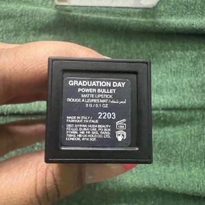 Huda Beauty Matte Bullet Lipstick "Graduation Day"