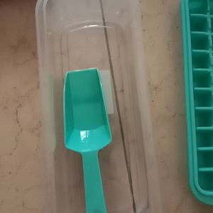 Ice Cube Tray With Box