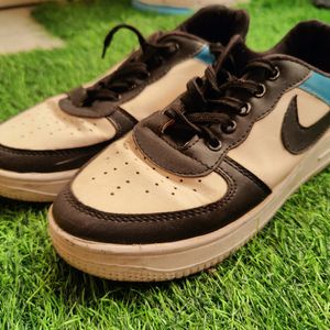 Nike Sneakers Dupe