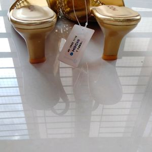 Original New With Tag Golden Mochi Sandals. All Pi