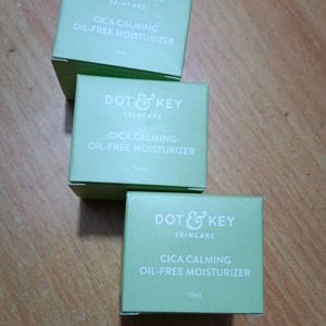 Combo Of Dot &Key Cica Calming OilFree Moisturizer