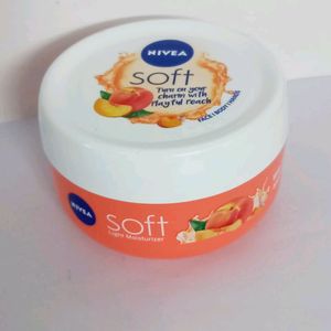 Nivea Soft Light Moisturizer 200ml