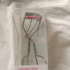 NEW MINISO EYELASH CURLER