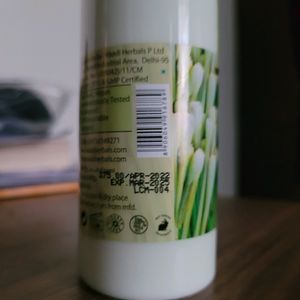 Vaadi Herbals Lemongrass Cleansing Milk