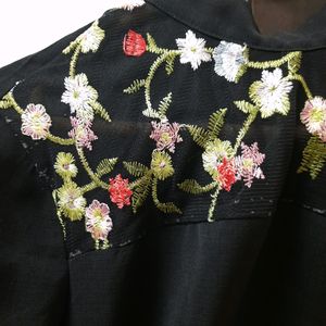 Black embroidered Top S