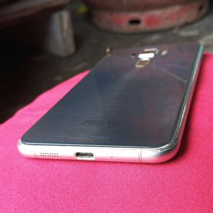 Asus Zenfone 3