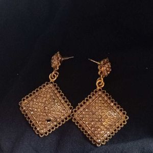 Golden Earrings With Stone Work