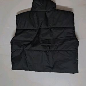 NEW BLACK HALF PUFFER JACKET GRABBB THISS DEALLL