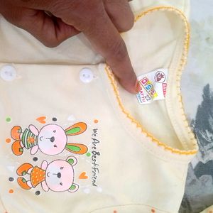 🎉New Born To 3months Baby Cloths🎉