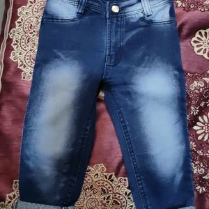 KIDS BOY JEANS IN NEW CONDITION