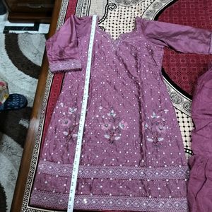 Silk Suit Set For Sale In Great Condition