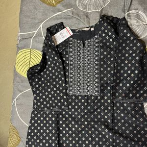 Black Kurti