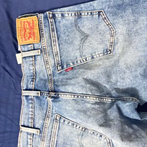 A levis jeans